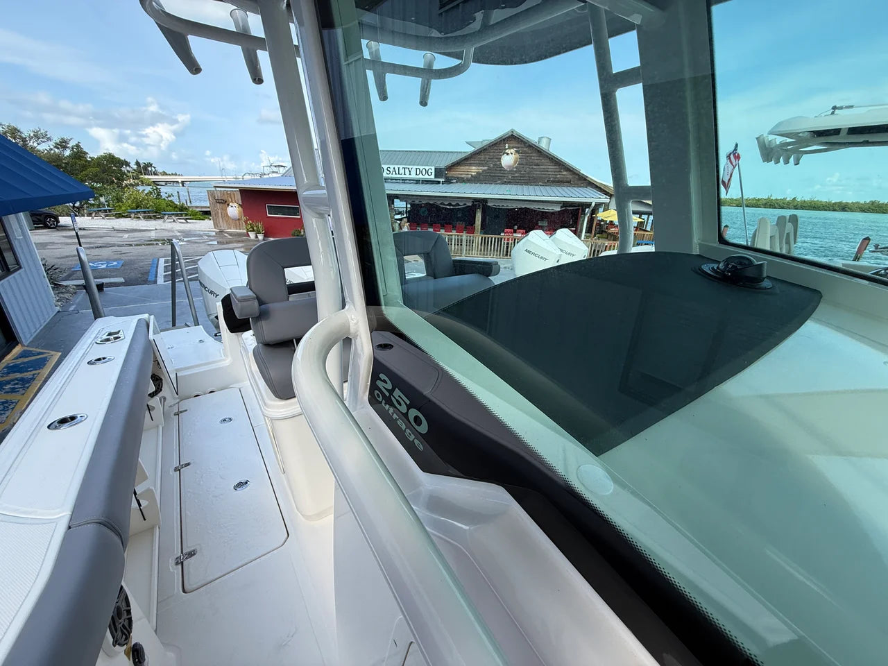 2027 Boston Whaler 250 Outrage 25.0 feet, Sarasota, FL #16