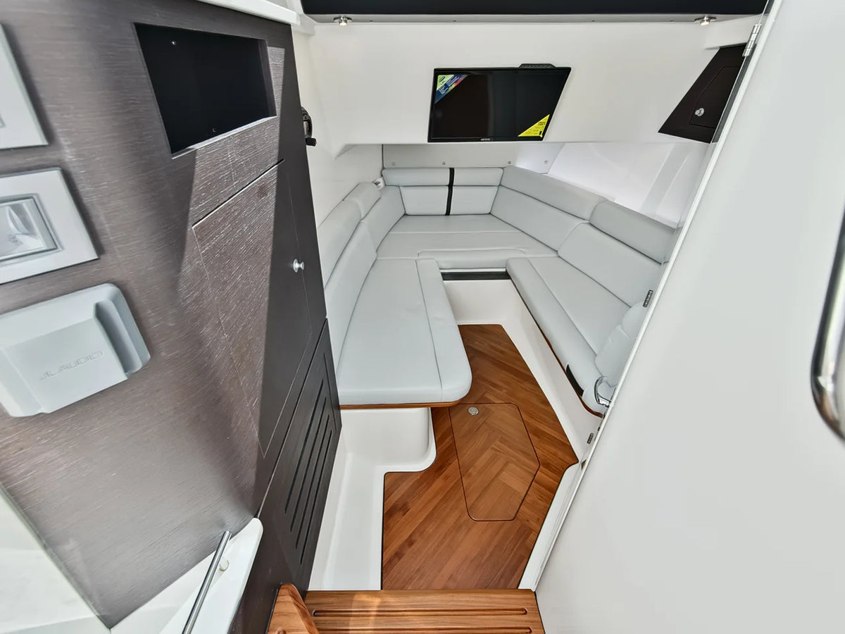 2025 Boston Whaler 350 REALM 35.0 feet, Stuart, Florida #23