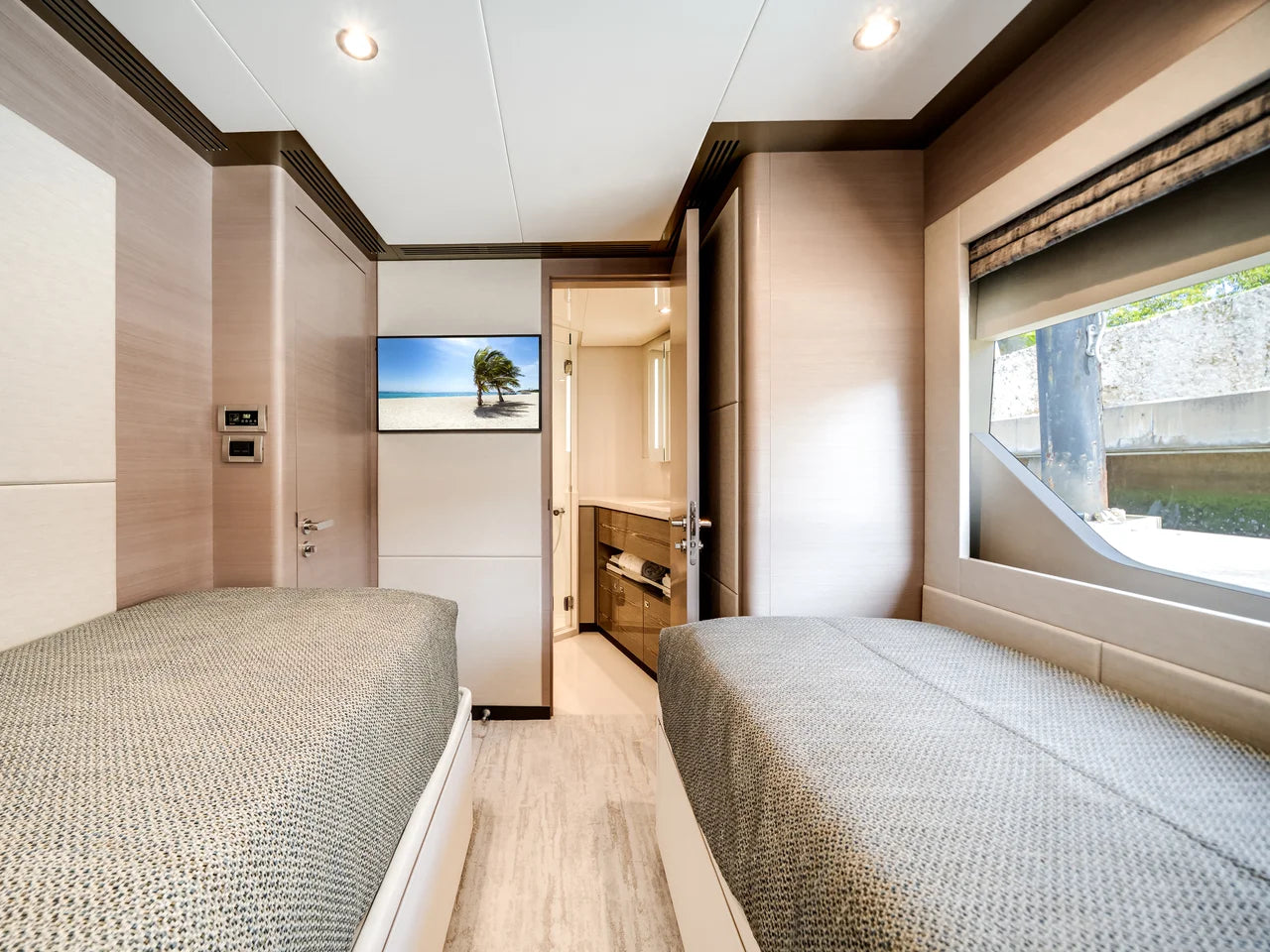 2025 Ocean Alexander 27R 88.0 feet, Fort Lauderdale, FL #70
