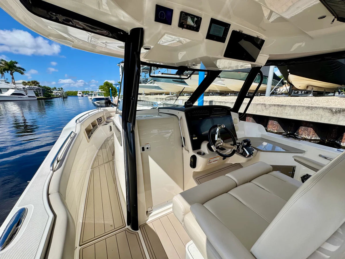 2023 Boston Whaler 350 REALM 35.0 feet, Fort Myers, FL #14