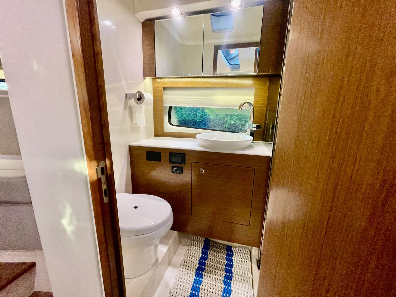 2016 Cruisers Yachts 390 EXPRESS COUPE 39.0 feet, Stuart, FL #34