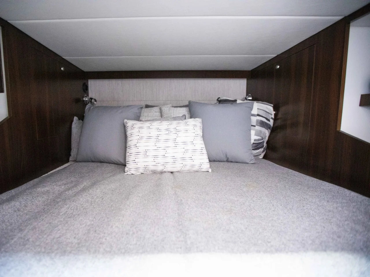 2024 Cruisers Yachts 38 GLS-OB SB 38.0 feet, Clearwater, Florida #58