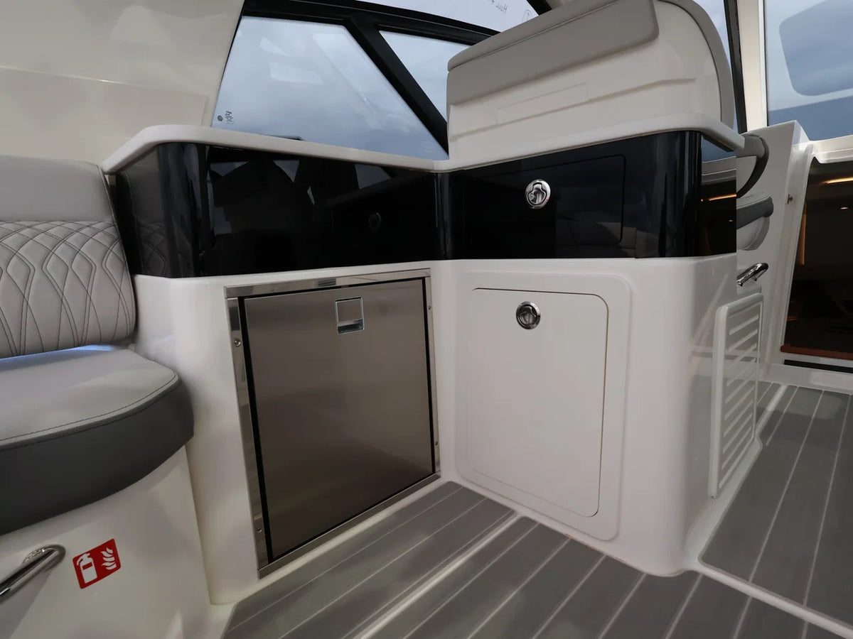 2026 Sea Ray Sundancer 370 Outboard 37.0 feet, Naples, Florida #39
