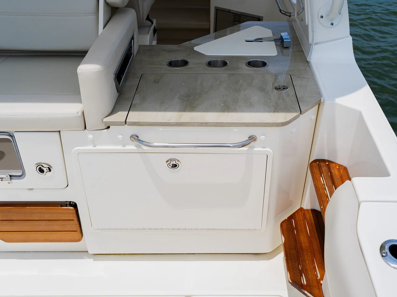 2023 Boston Whaler 350 Realm 35.0 feet, Clearwater, Florida #80