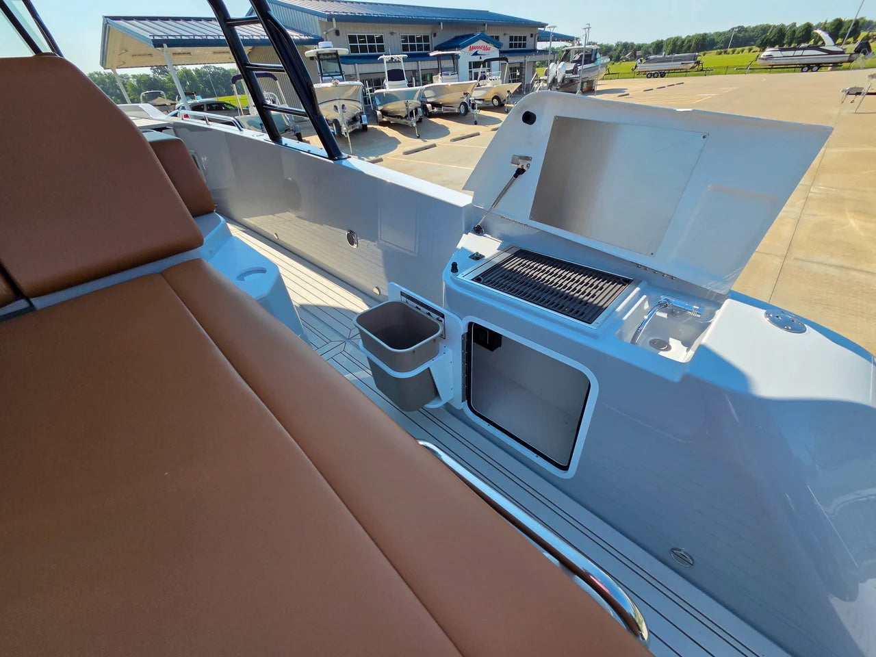 2027 Cruisers Yachts 38 VTR 38.0 feet, Monkey Island, OK #17
