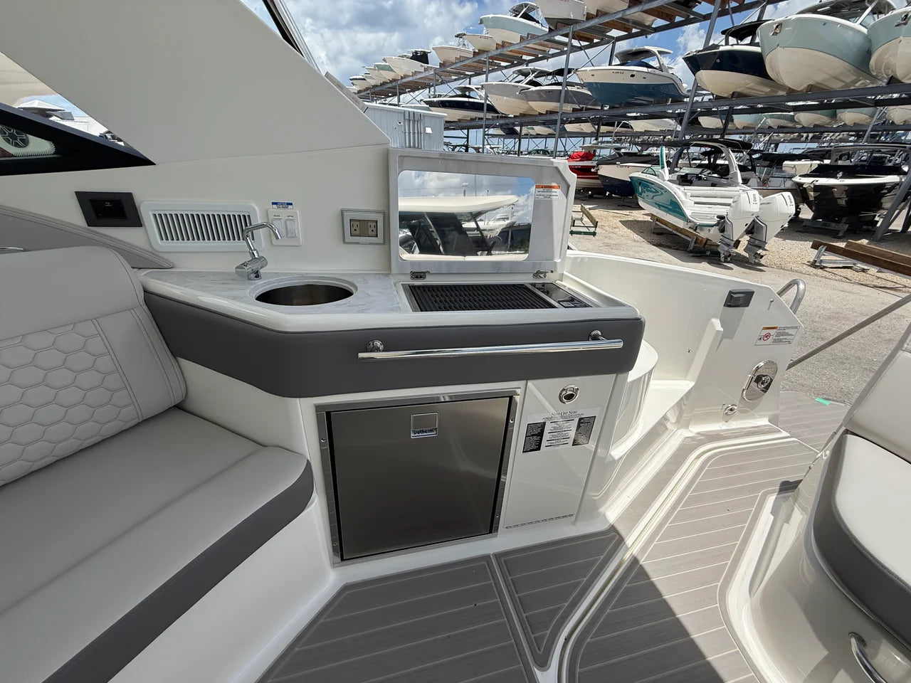 2026 Sea Ray Sundancer 320 Outboard 32.0 feet, Sarasota, Florida #37