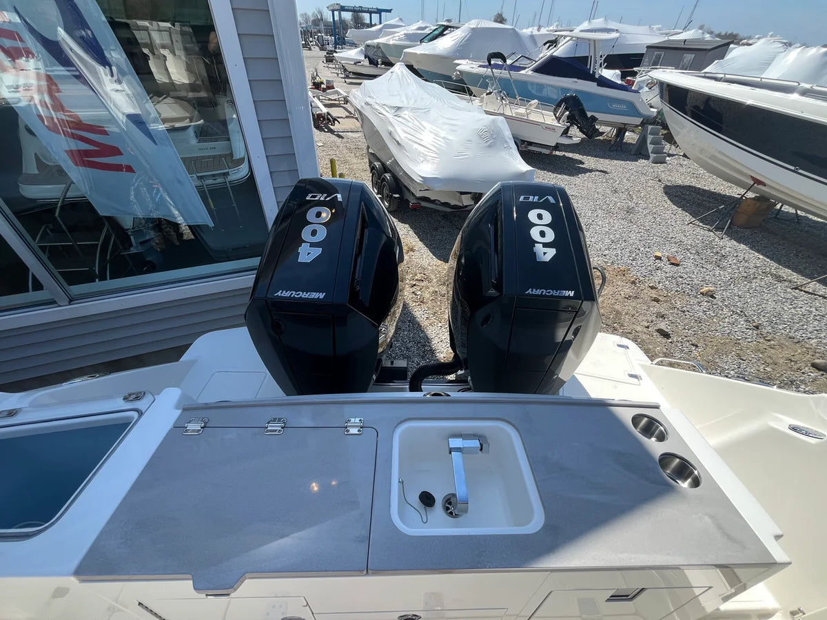 2026 Boston Whaler 330 Vantage 33.0 feet, Westbrook, Connecticut #7