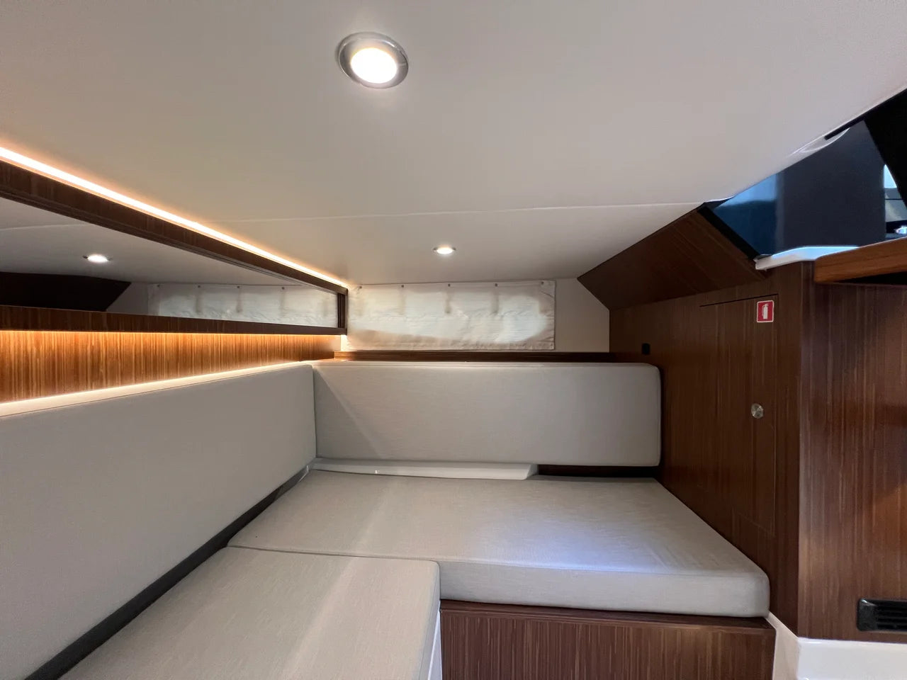 2023 Sea Ray 370 SUNDANCER OB 37.0 feet, Huntington, NY #62
