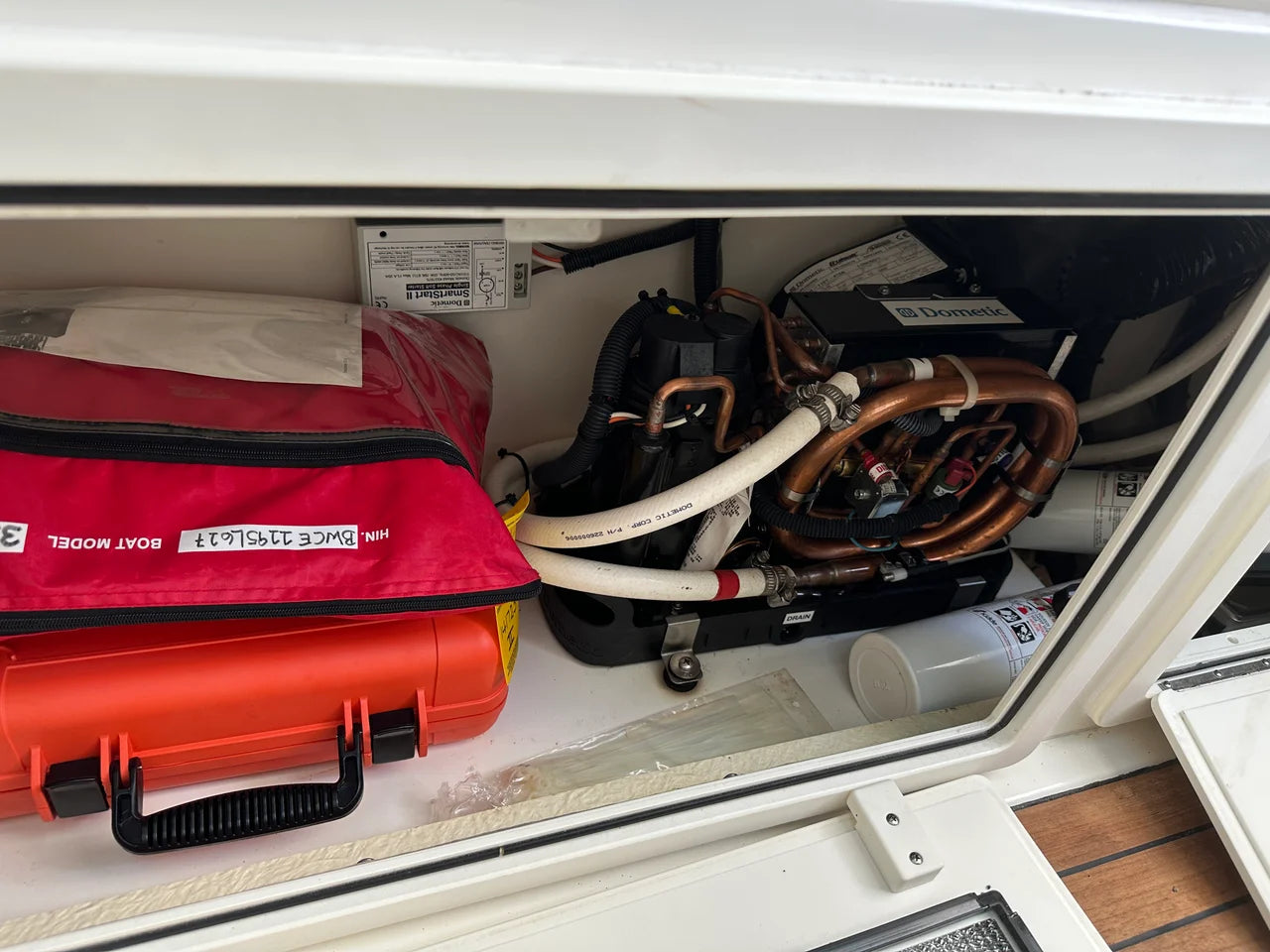2017 Boston Whaler 320 VANTAGE 32.0 feet, Thunderbolt, GA #30