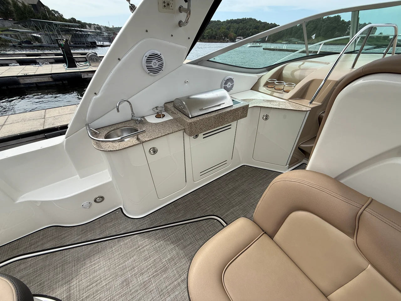 2016 Sea Ray 330 SUNDANCER 33.0 feet, Lake Ozark, MO #21