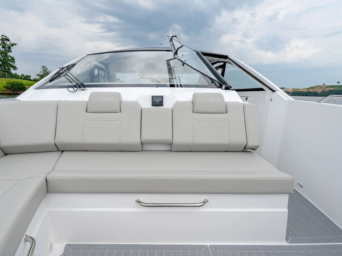 2027 Cruisers Yachts 42 GLS Outboard 42.0 feet, Lake Ozark, MO #37