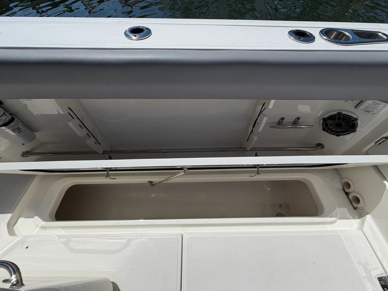 2024 Boston Whaler 330 OUTRAGE 33.0 feet, Huntington, NY #16