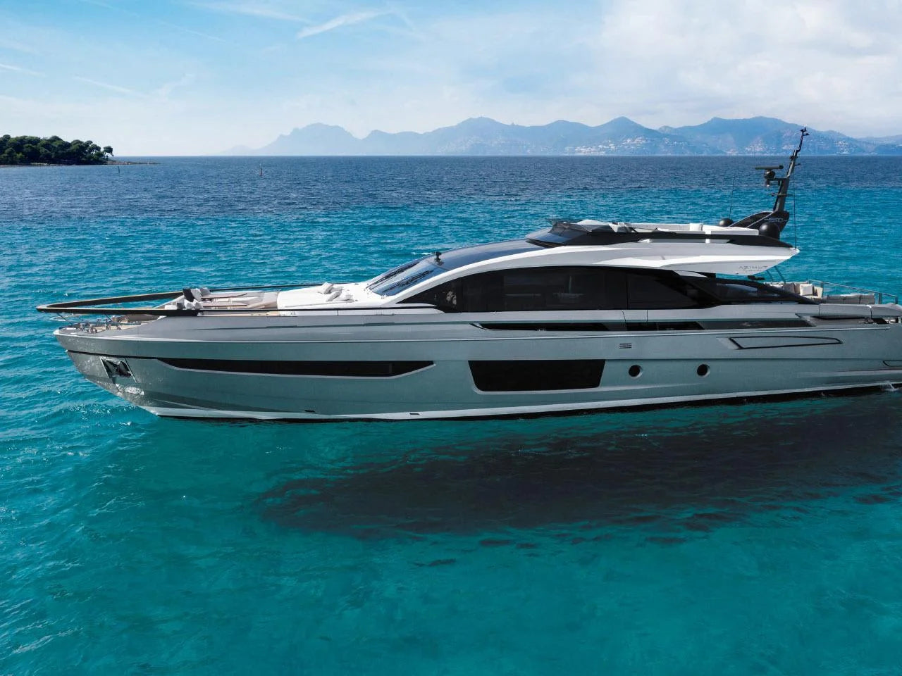 2026 Azimut S10 94.0 feet, Inuvik, Northwest Territories #2