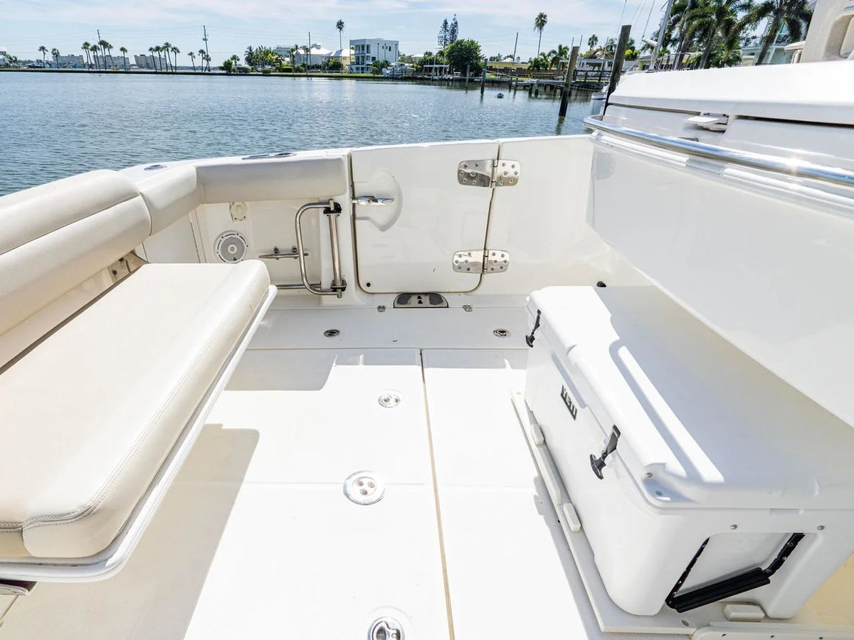 2022 Boston Whaler 330 OUTRAGE 33.0 feet, St Petersburg, FL #19
