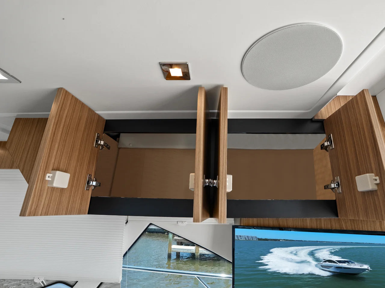 2025 Cruisers Yachts 50 Cantius 50.0 feet, St. Petersburg, Florida #33