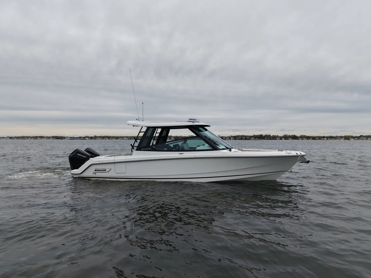 2026 Boston Whaler 330 Vantage 33.0 feet, Westbrook, Connecticut #1