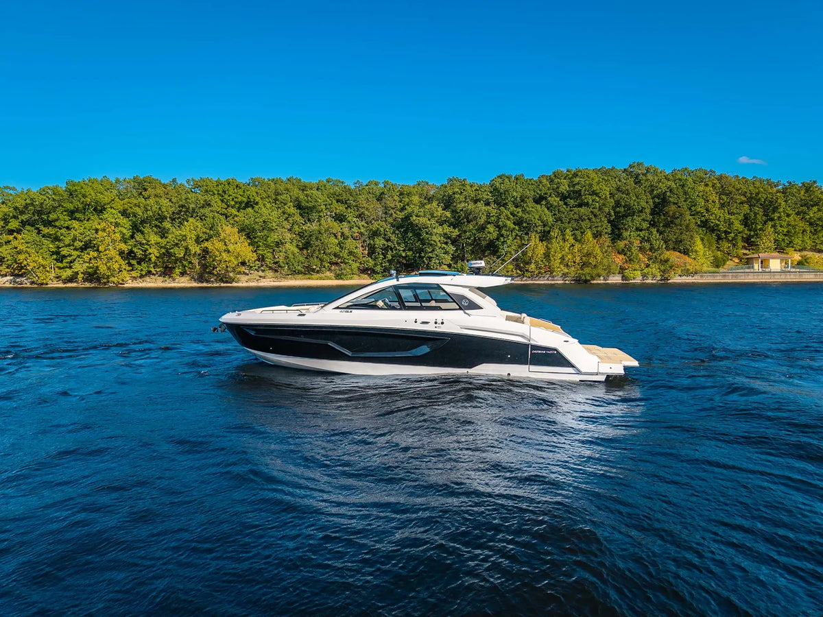 2027 Cruisers Yachts 42 GLS 42.0 feet, Lake Ozark, MO #4