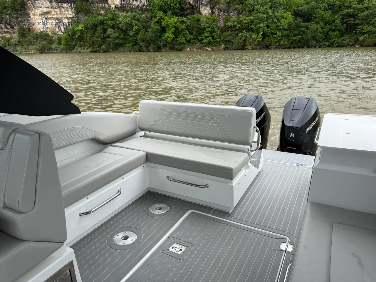 2026 Cruisers Yachts 34 GLS Outboard 34.0 feet, Lake Ozark, MO #16