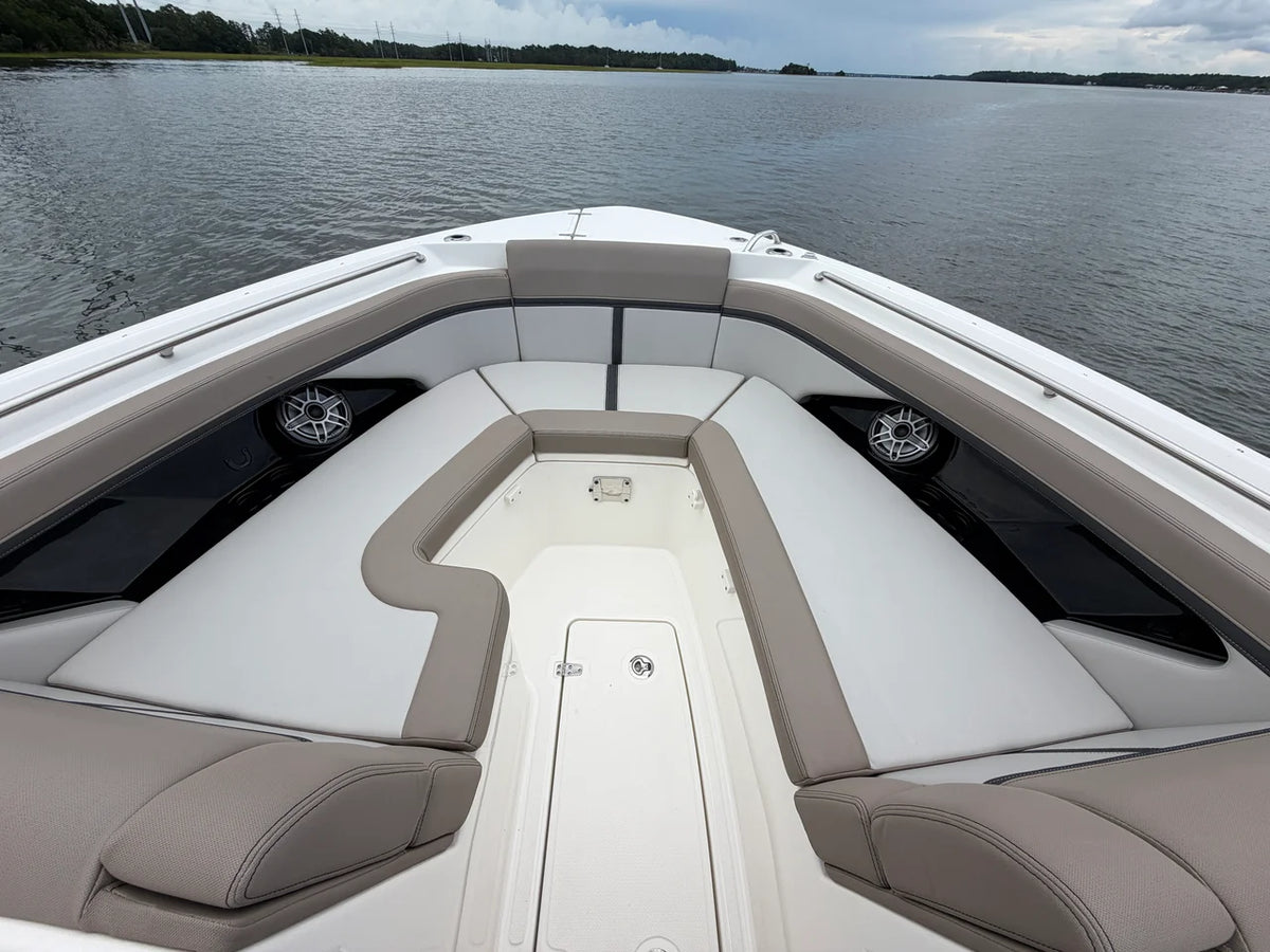 2026 Boston Whaler 330 Vantage 33.0 feet, Charleston, SC #50