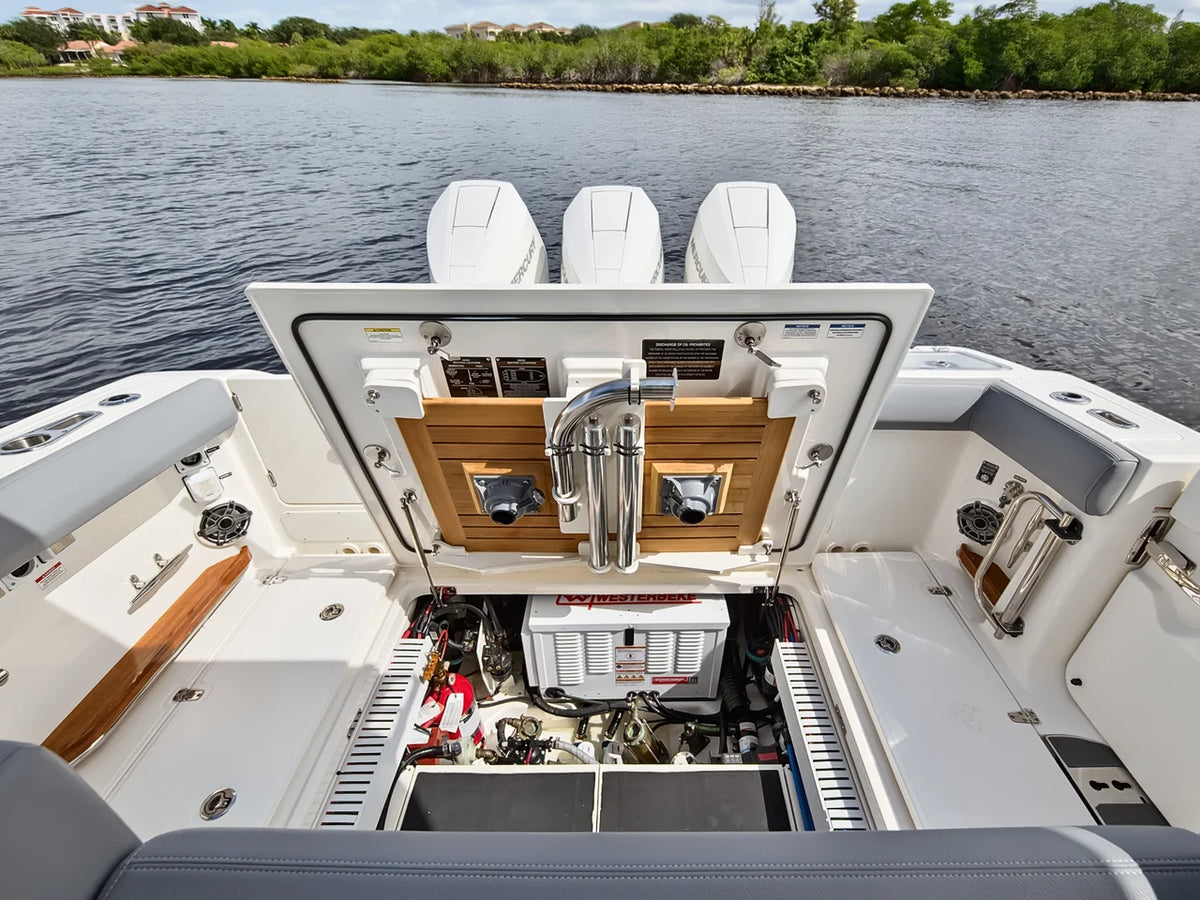 2025 Boston Whaler 350 REALM 35.0 feet, Stuart, Florida #51