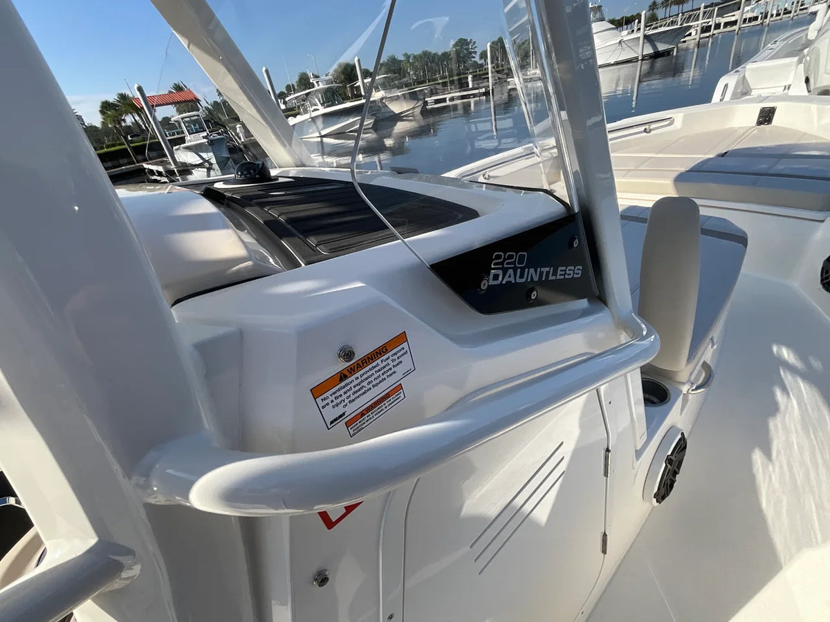 2027 Boston Whaler 220 Dauntless 22.0 feet, Jacksonville Beach, Florida #15