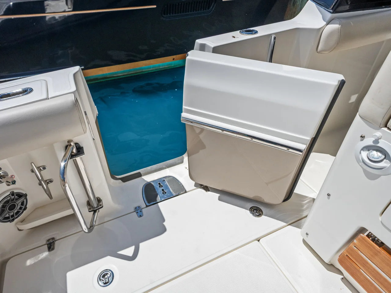 2022 Boston Whaler 350 REALM 35.0 feet, Naples, Florida #24
