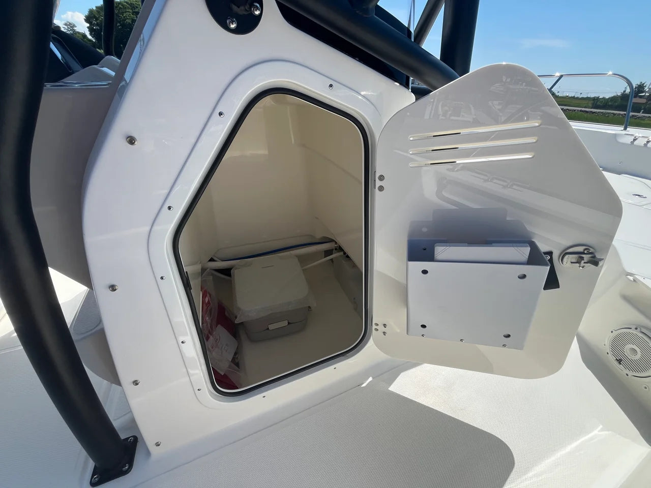 2027 Boston Whaler 210 Montauk 21.0 feet, Westbrook, Connecticut #11