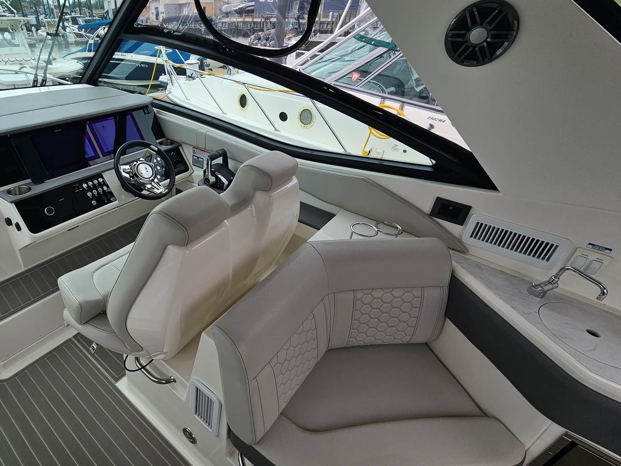 2025 Sea Ray 320 SUNDANCER OB 32.0 feet, Brick Township, New Jersey #11