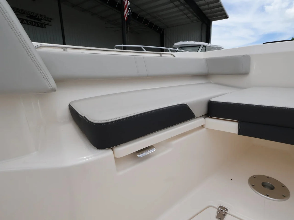 2026 Boston Whaler 330 Outrage 33.0 feet, Naples, Florida #43