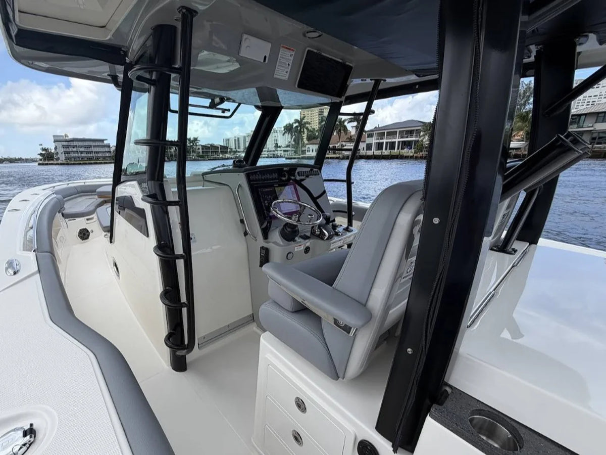 2027 Boston Whaler 380 Outrage 38.0 feet, Pompano Beach, Florida #29