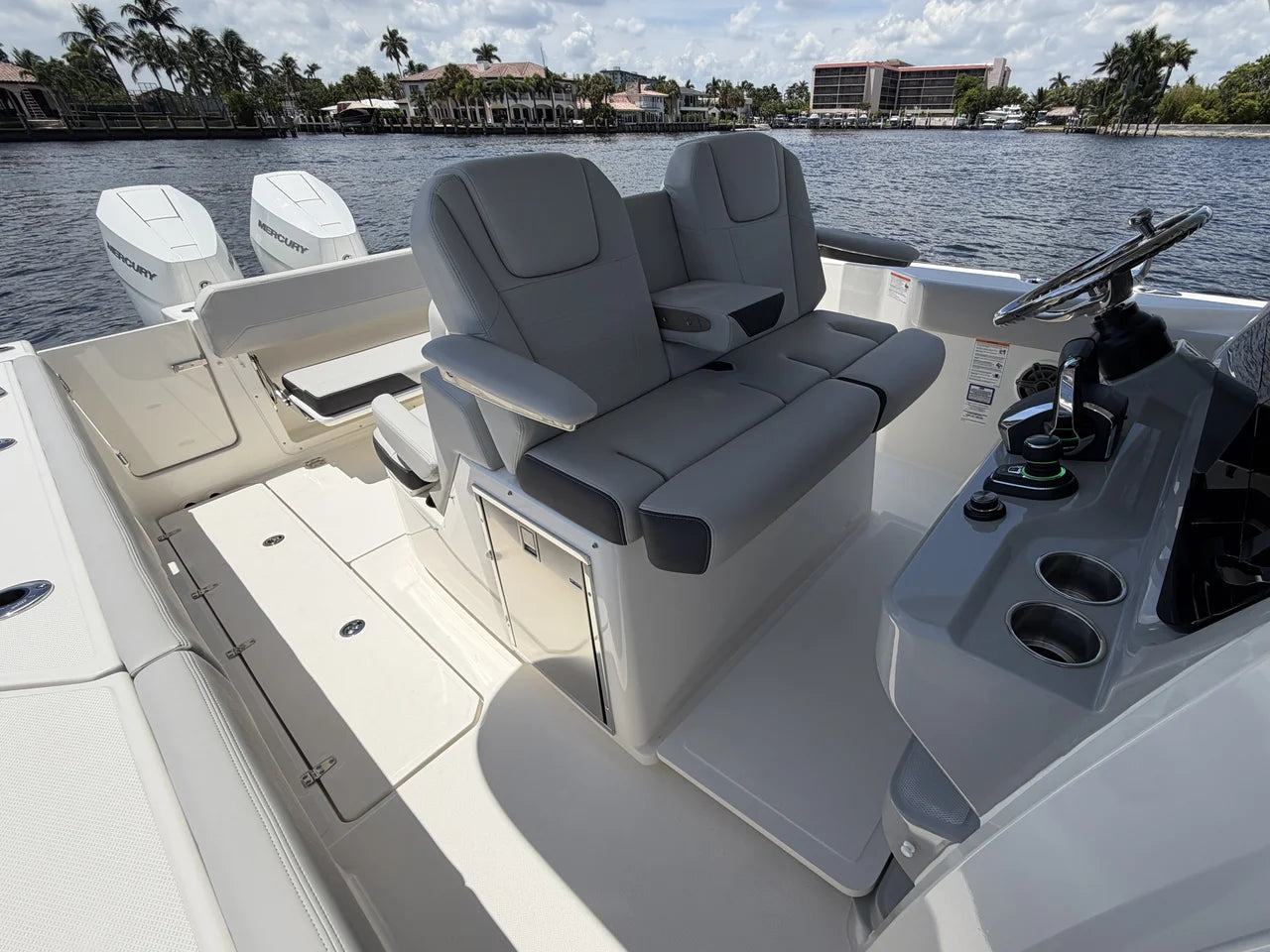 2026 Boston Whaler 330 Outrage 33.0 feet, Pompano Beach, Florida #45