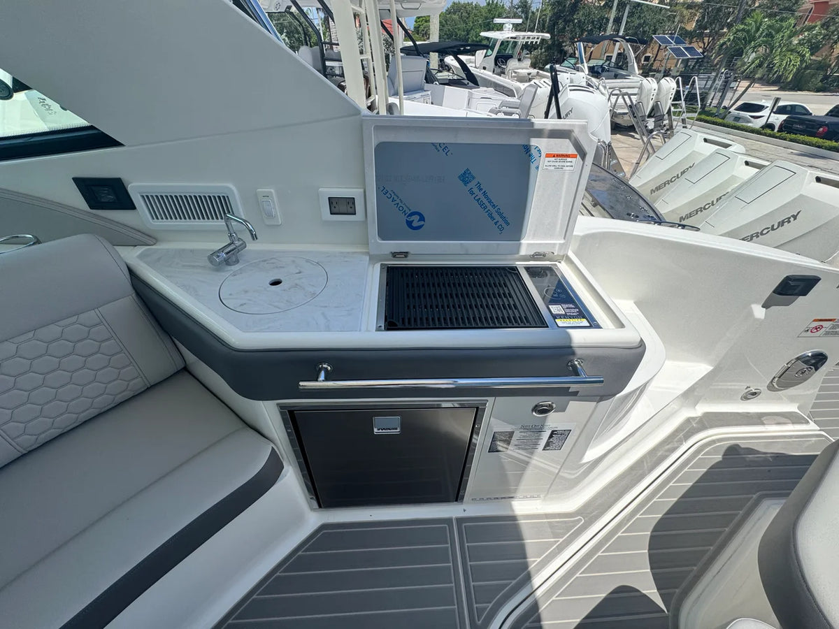 2027 Sea Ray Sundancer 320 Outboard 32.0 feet, Pompano Beach, Florida #7