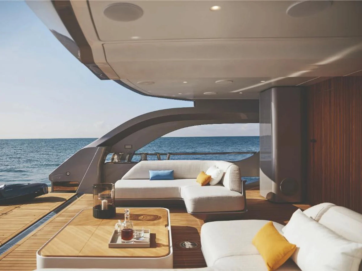 2027 Azimut Grande Trideck 125.0 feet, Inuvik, Northwest Territories #8