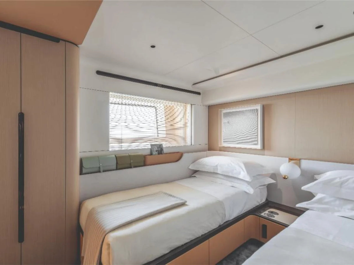 2027 Azimut Grande Trideck 125.0 feet, Inuvik, Northwest Territories #54