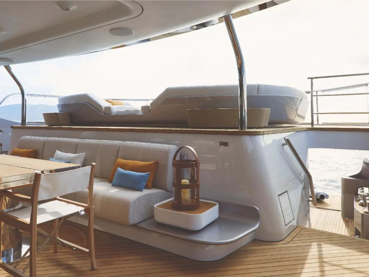 2027 Azimut Grande Trideck 125.0 feet, Inuvik, Northwest Territories #23