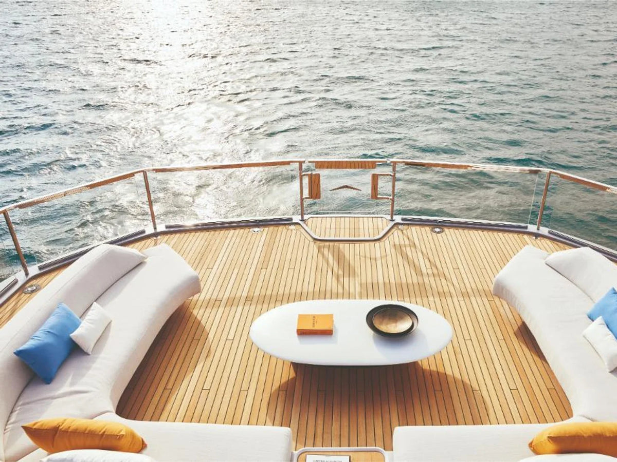 2027 Azimut Grande Trideck 125.0 feet, Inuvik, Northwest Territories #12