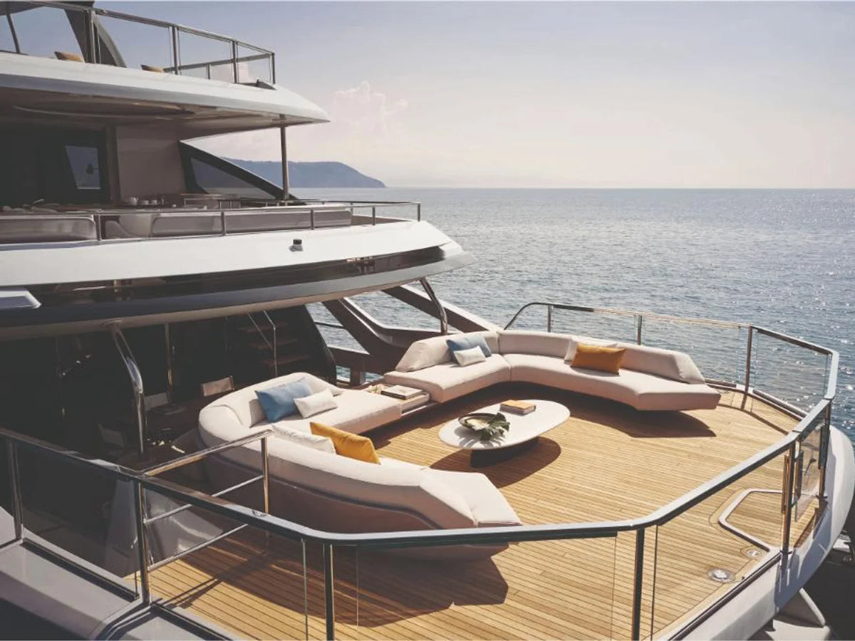 2027 Azimut Grande Trideck 125.0 feet, Inuvik, Northwest Territories #10