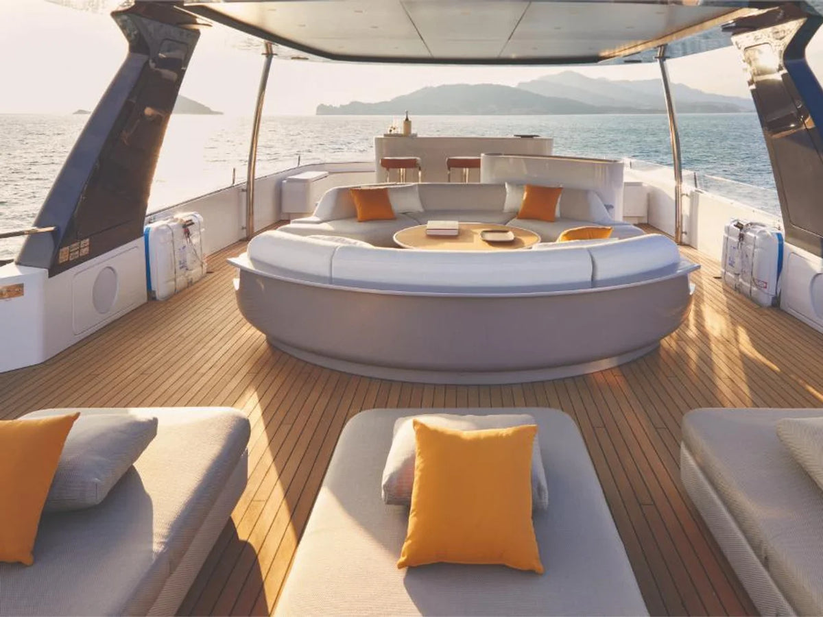 2027 Azimut Grande Trideck 125.0 feet, Inuvik, Northwest Territories #28