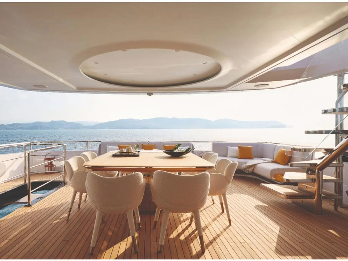 2027 Azimut Grande Trideck 125.0 feet, Inuvik, Northwest Territories #15
