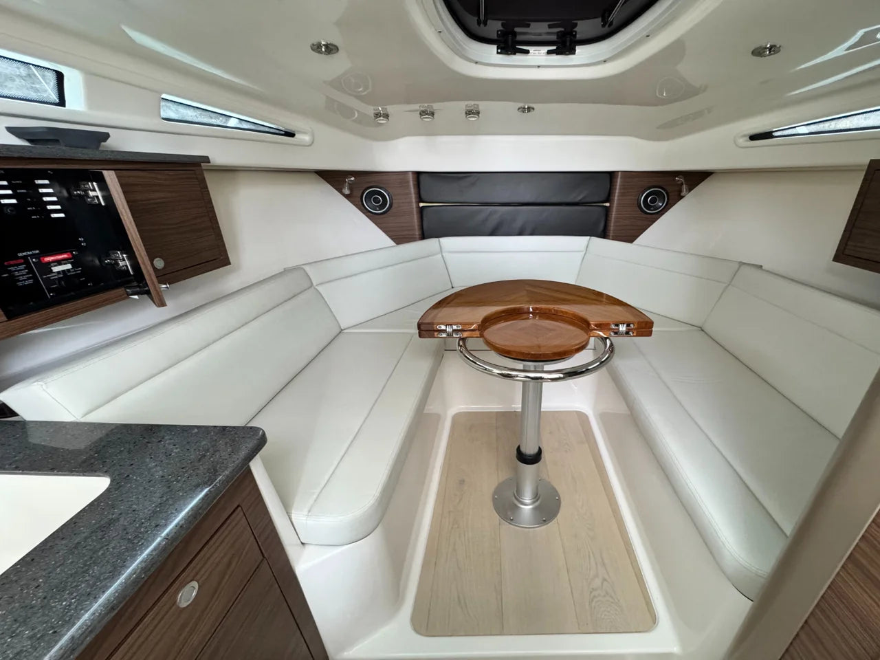 2026 Boston Whaler 325 Conquest 32.0 feet, Huntington, NY #37