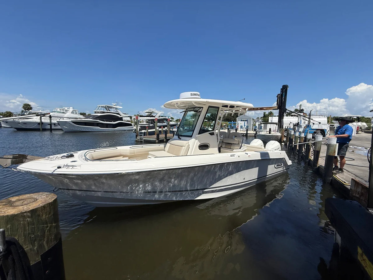 2026 Boston Whaler 250 Outrage 25.0 feet, Venice, Florida #1
