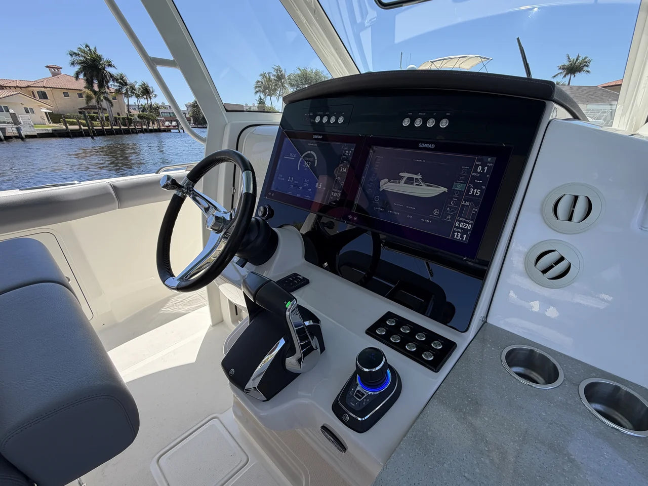 2024 Boston Whaler 350 REALM 35.0 feet, Pompano Beach, Florida #57