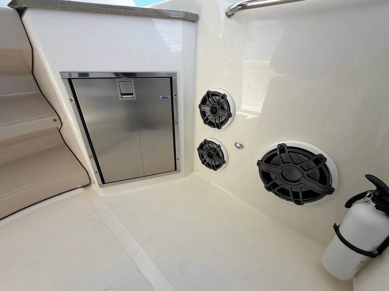 2022 Boston Whaler 350 REALM 35.0 feet, Key Largo, FL #44