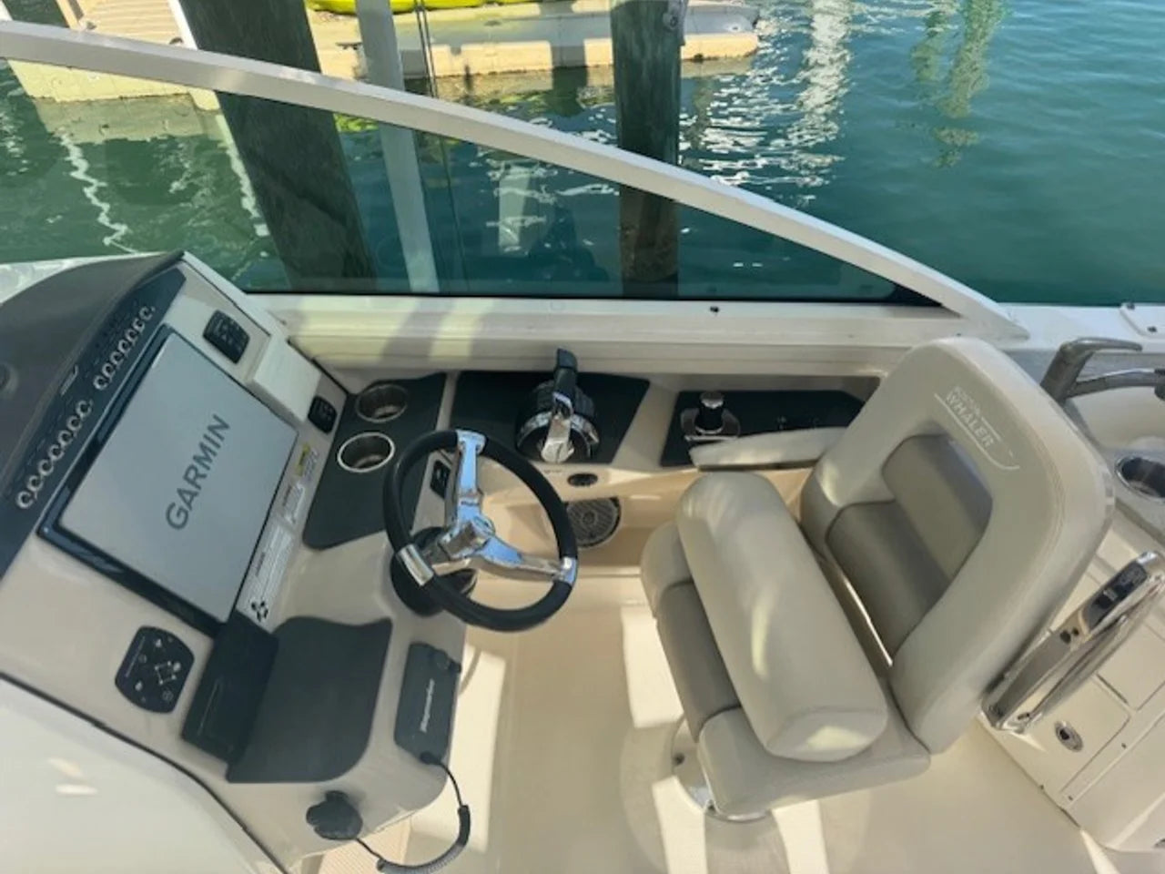2016 Boston Whaler 320 VANTAGE 32.0 feet, Miami, FL #14