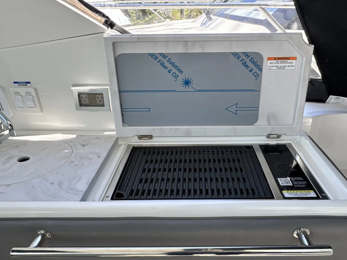 2026 Sea Ray Sundancer 320 Outboard 32.0 feet, Huntington, NY #18
