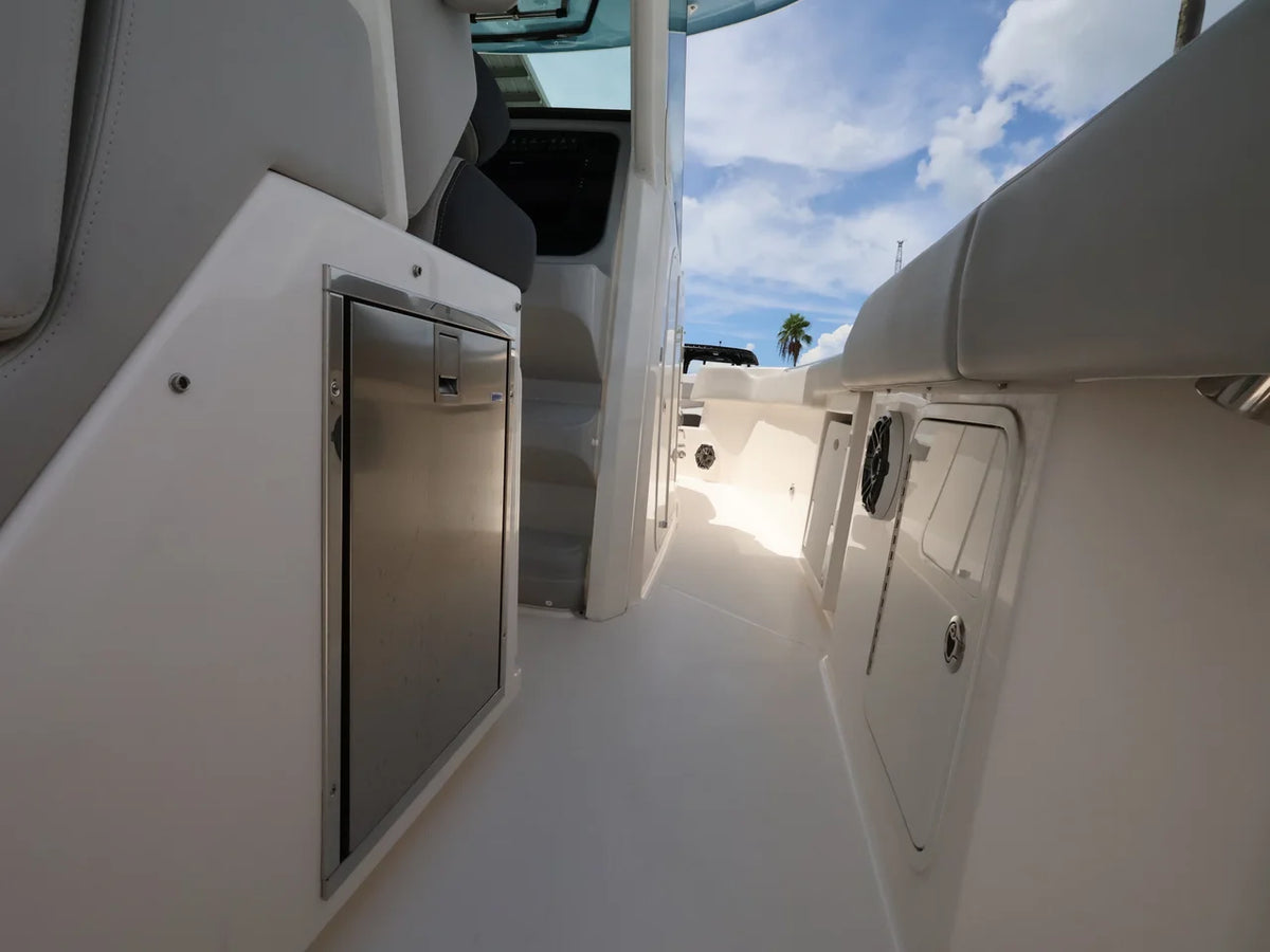 2026 Boston Whaler 330 Outrage 33.0 feet, Naples, Florida #20