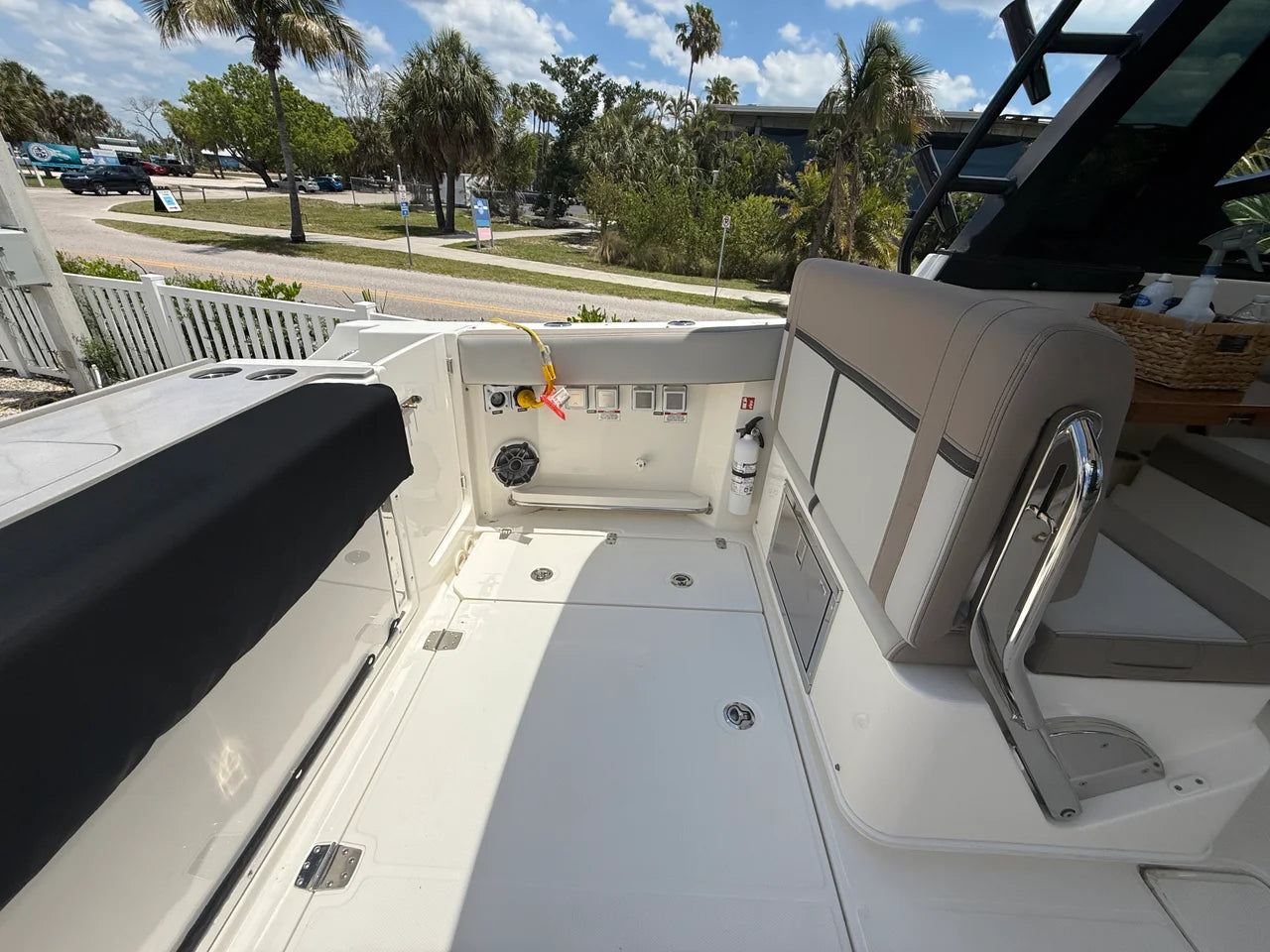 2025 Boston Whaler 330 Vantage 33.0 feet, Sarasota, FL #30