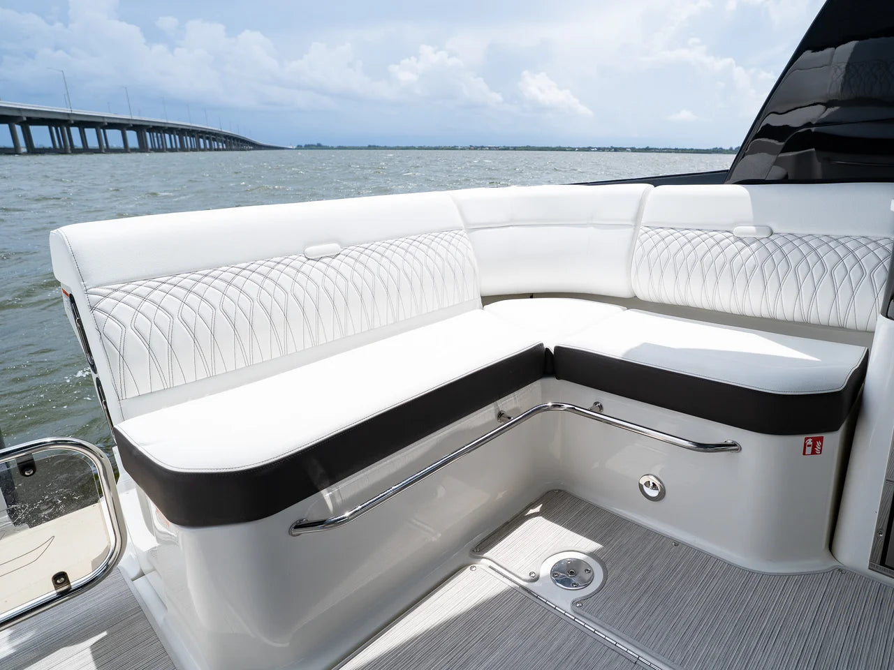 2026 Sea Ray Sundancer 370 Outboard 37.0 feet, Clearwater, Florida #32
