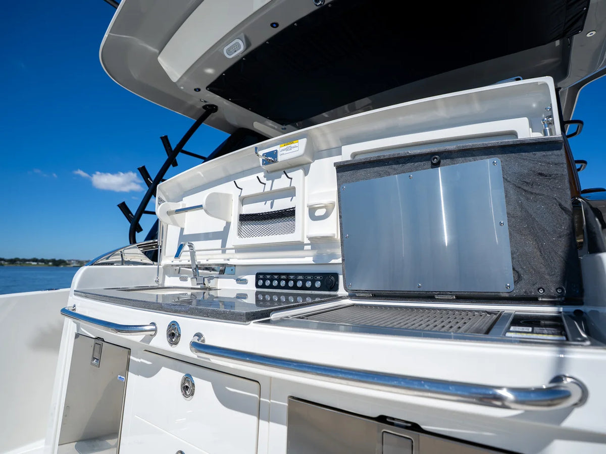 2027 Boston Whaler 420 Outrage 42.0 feet, Clearwater, Florida #20