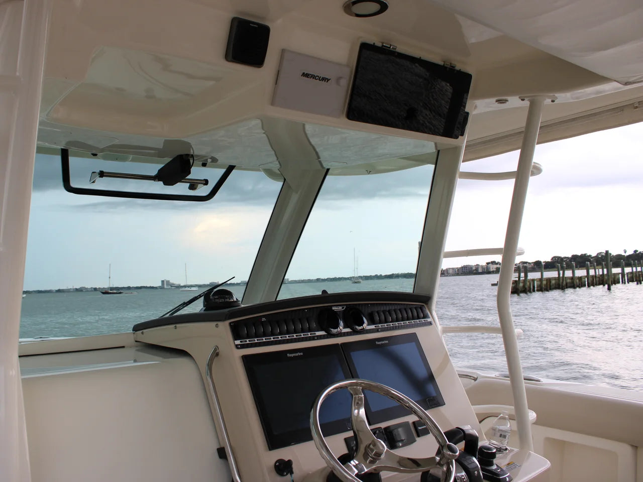 2018 Boston Whaler 380 OUTRAGE 38.0 feet, Seabrook, TX #52